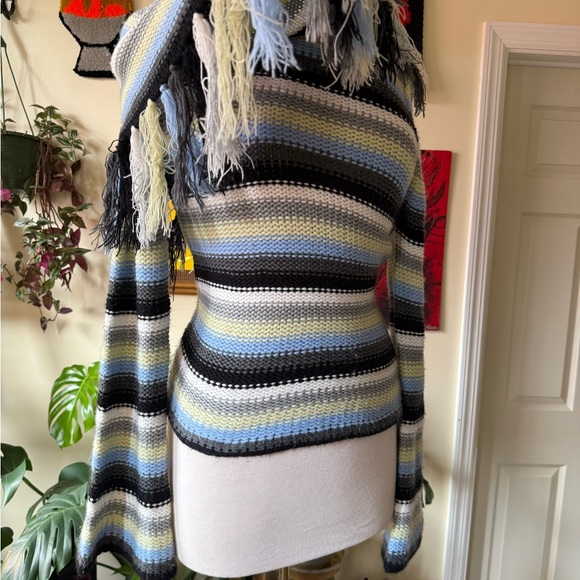 90’s Y2K Striped Fringe Sweater - Black, Blue, Green - Picture 4 of 9
